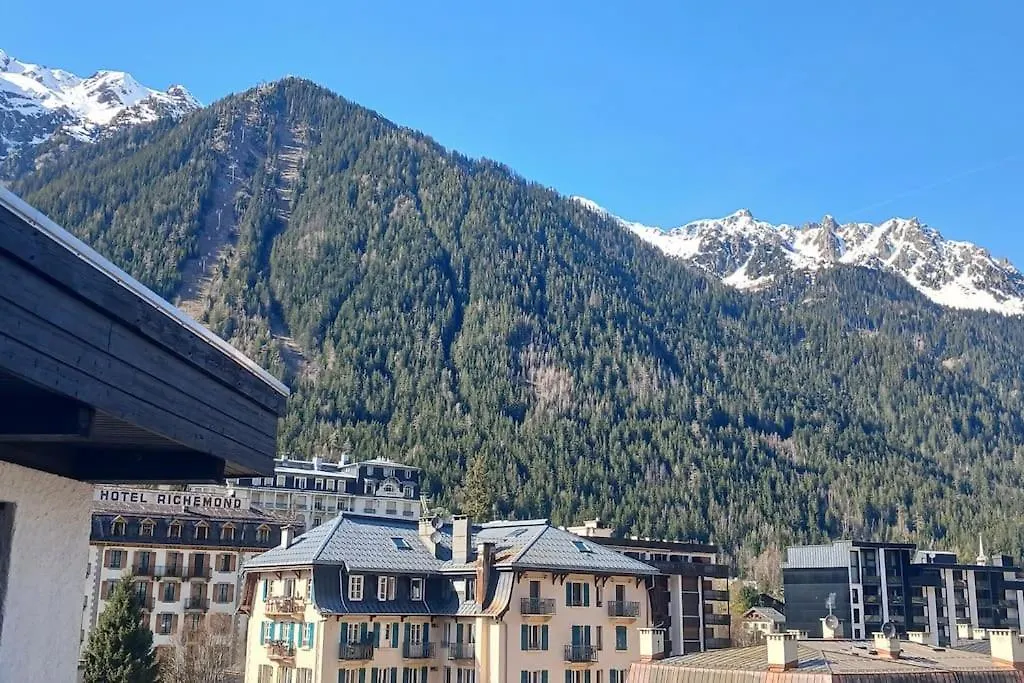 Two Bedroom Apartment, Hypercenter, Terrace Mont Blanc, Parking Chamonix France